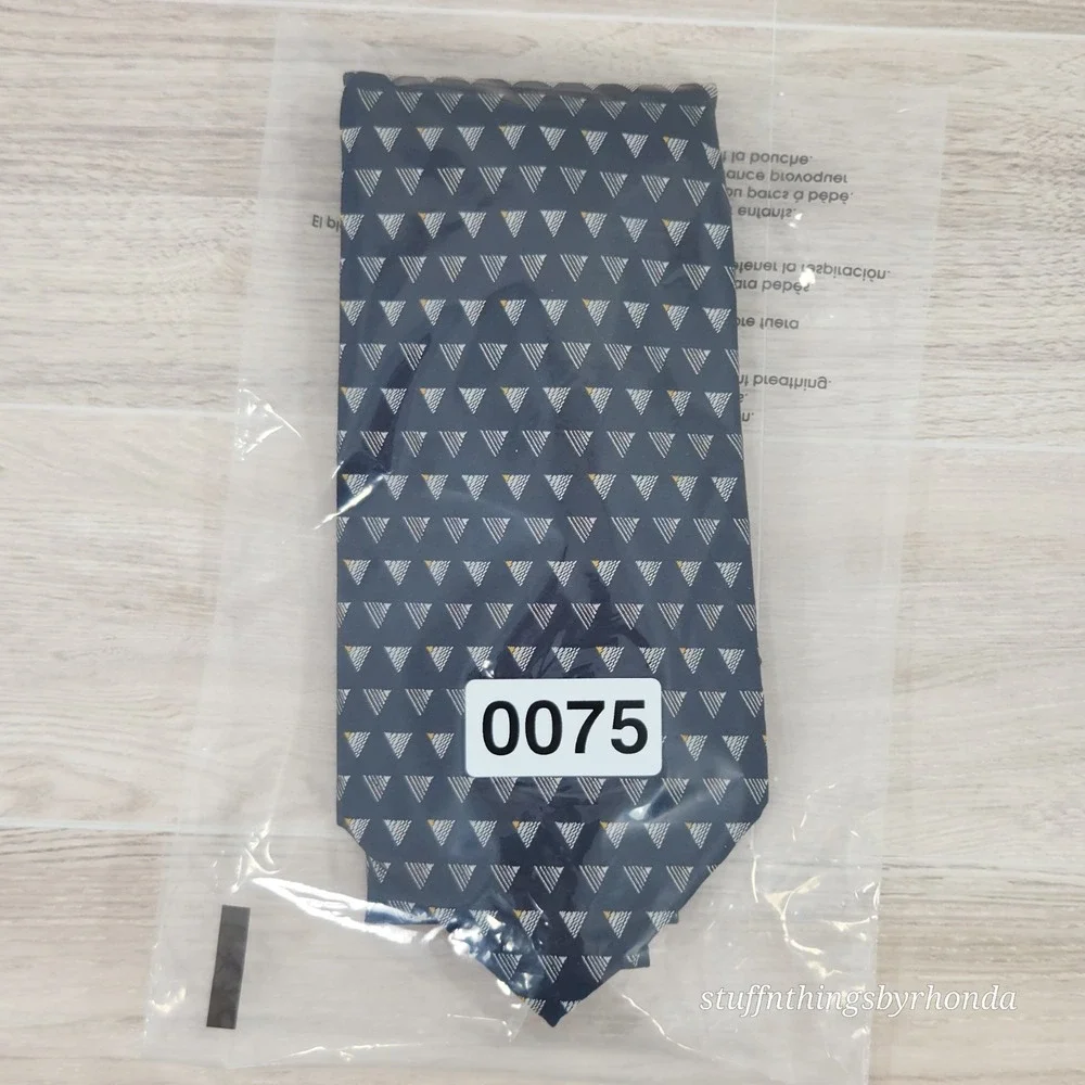 Lauren Ralph Lauren‎ Necktie Blue & White Made In USA 100% Silk 56